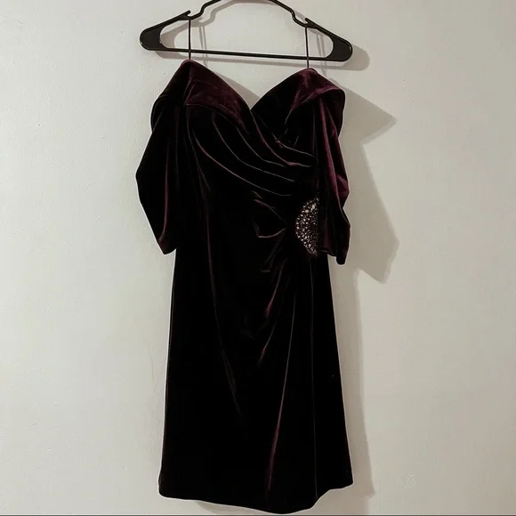 Petite Women's Alex Evenings Off The Shoulder Velvet Cocktail Dress, Size 6p - Purple